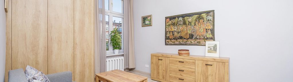 2 pokoje w kamienicy przy filharmonii z ogródkiem