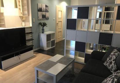 | w pełni umeblowane | winda | klimatyzacja |