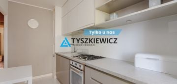 Komfortowe 3 pok., duży balkon, widok na zatokę