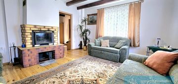 Mały dom w żołyni na dużej działce