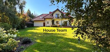 Klasyczny i stylowy dom - niwy - 251 m2