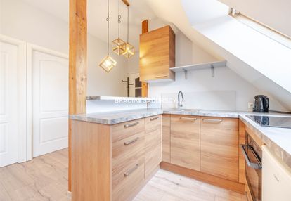 Bronowice małe 2 pok mieszkanie 40m/50m poddasze