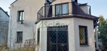 Dom wolnostojący na sadybie do remontu