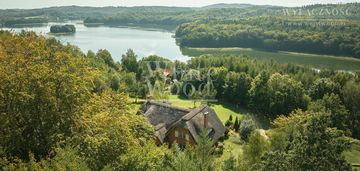 Wyjątkowy dom na kaszubach z widokiem na jezioro.