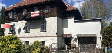 Piętro domu z ogrodem i widokiem na karkonosze