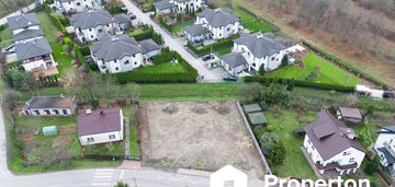 Atrakcyjna działka przy głównej ulicy