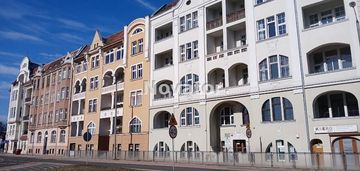 M-4 na 4-piętrze kamienicy 50m2 w śródmieściu.