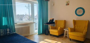 Dom wolnostojący z garażem w bryle – zielonka