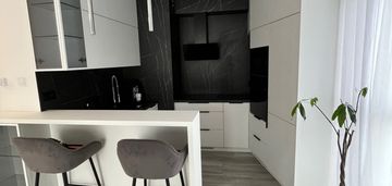 Bardzo wysoki standard/balkon 12,75m²/klimatyzacja