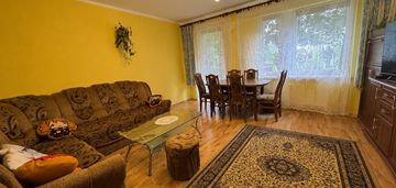 Dwustronne, 2 pok. z balkonem, oddzielnia kuchnia