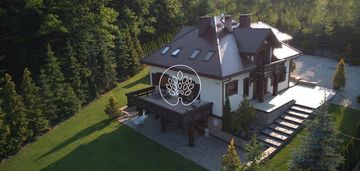 Beskid /góry/ styl prowansalski / basen /  2400 m2