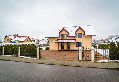 Obiekt hotelowo-restauracyjny posiada 12m.noclegowych