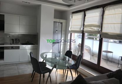 Luksusowe dwa pokoje z tarasem, klimatyzacja