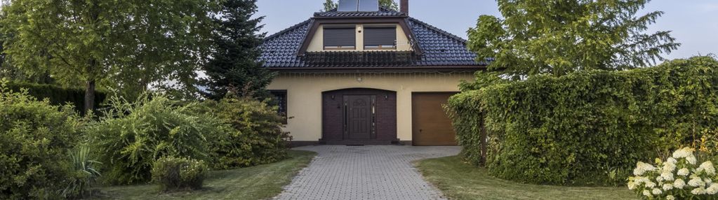 Duży rodzinny dom z malowniczym ogrodem