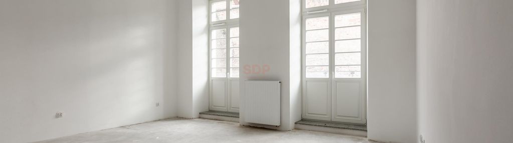 Plac jana pawła ii|3 pokoje|widok na patio i rzekę
