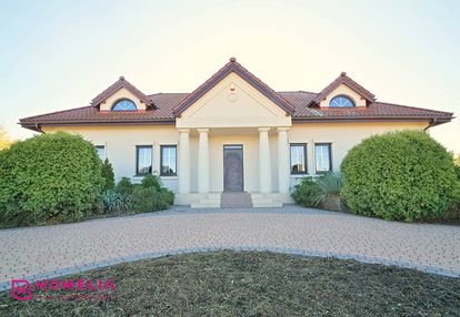 Dworek na dużej działce + drugi dom