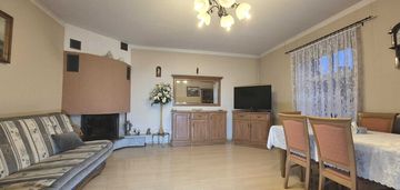 Przestronne mieszkanie w zabytkowej kamienicy.