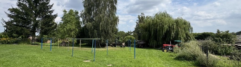 Działka budowlana 754 m² i trumieje