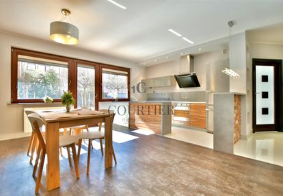 Taras i ogród 120 m2 - garaż 21 m2 - rolety automa
