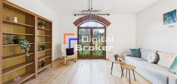 Przestronne mieszkanie z tarasem i klimatem!