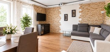 84 m² po podłodze | 2 poziomy | 3 pokoje