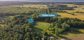 Nieruchomość z 2 stron otoczona lasem