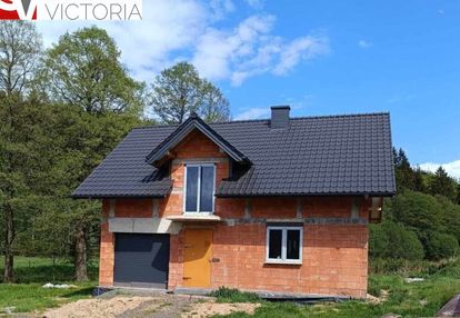 Dom w sąsiedztwie lasu