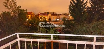 Mieszkanie w centrum, 1. piętro, balkon.