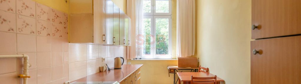 Klimatyczne mieszkanie na zielonych partynicach