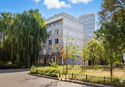 Przedwojenny styl | 82 m² przy łazienkach | metro