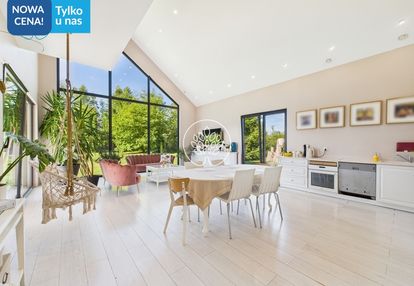 Dom wolnostojący, antresola, działka 2888m2, 4 pok