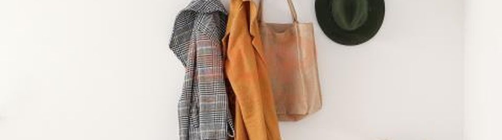 Dwa pokoje z półotwartą kuchnią i garderobą