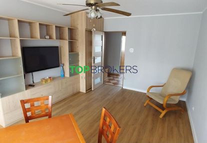 Trzy przestronne pokoje z oddzielną kuchnią