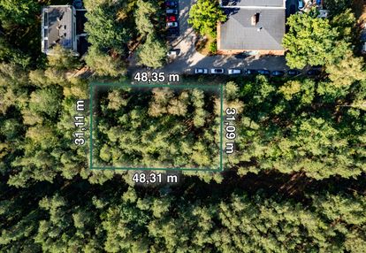 Cicha leśna działka z dobrym dojazdem / skm