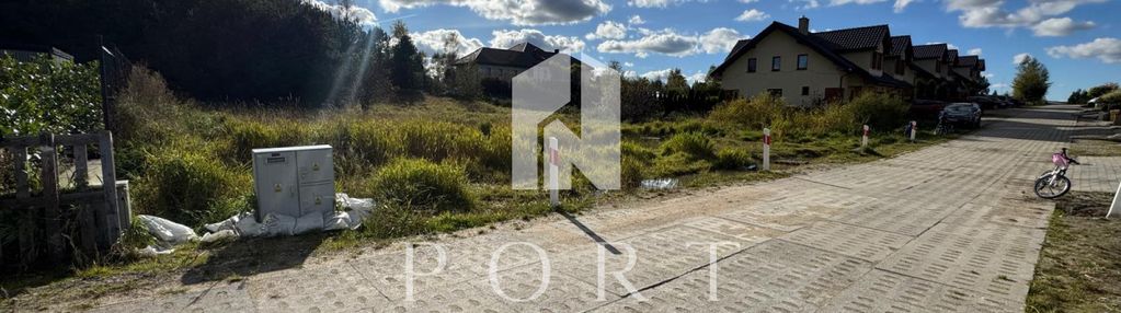 Działka z zatwierdzonym projektem  trzech domów.