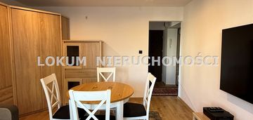 Kawalerka z wyposażeniem i piętro z balkonem