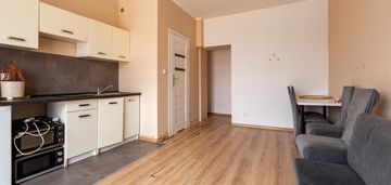 Mieszkanie blisko akademii z miejscem parkingowym