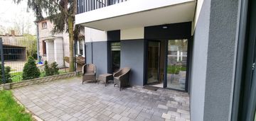 Apartament 2 pokoje, taras/ogródek, parking