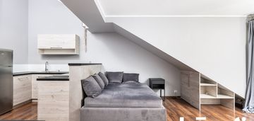 Kawalerka 26 m², balkon, ostanie piętro