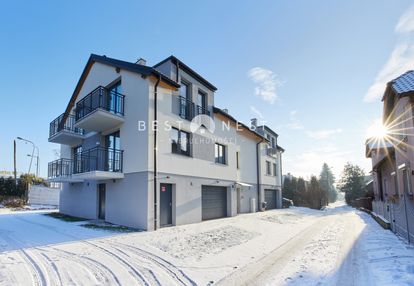 Gotowe trzypokojowe mieszkanie z dużym garażem