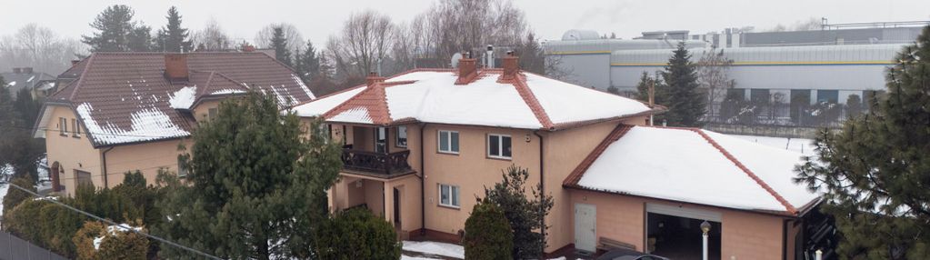 Przestronny dom z niezależną częścią biurową