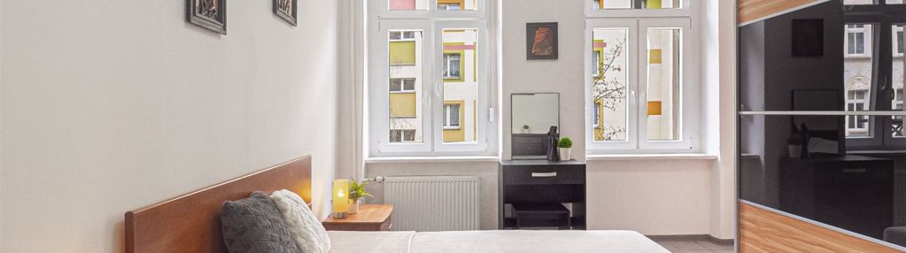 Dwa oddzielne pokoje, kamienica, daszyńskiego