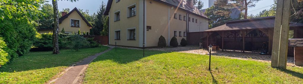 Idealny dla rodziny wielopokoleniowej-2 domy !!!