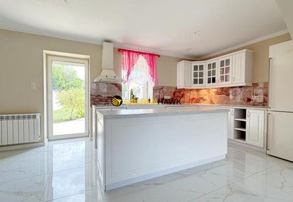 Wyjątkowa posiadłość – dwa domy, garaż, ogród | po generalnym remoncie