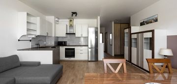 3 pokoje z dużym, zielonym tarasem!