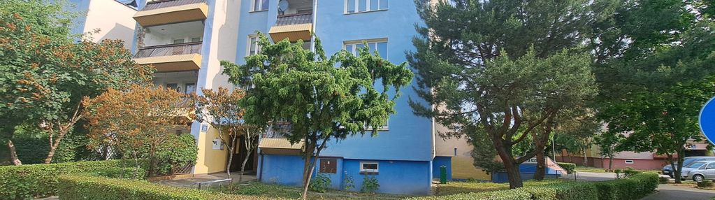 60 m2/3 pokoje/balkon/i piętro!