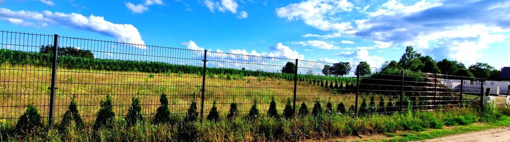 Działka budowlana w spokojnej okolicy .