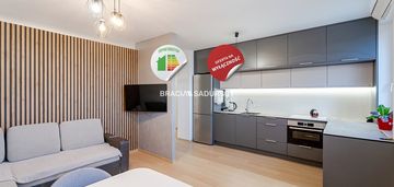 Duże mieszkanie z dwoma balkonami i parkingiem