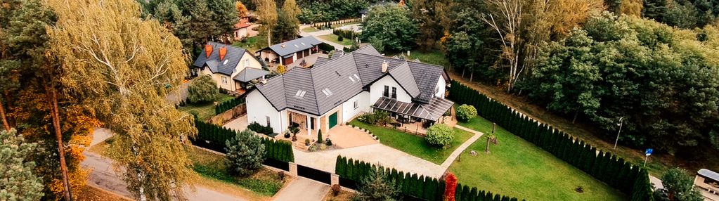 Urokliwy dom z przestrzenią mieszkalną i biznesową