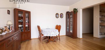 Dwupoziomowe mieszkanie z balkonem i garażem